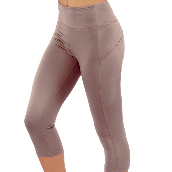 Pants - Capri yoga leggings side,key and back pockets